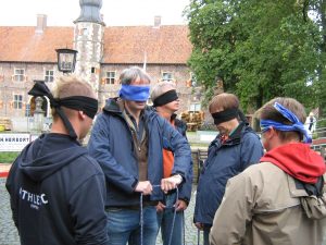 Das Repertoire an Geländespielen, Teambildungsmaßnahmen für Unternehmen und Gruppen ist groß